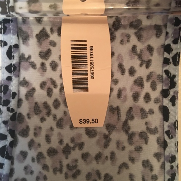 Victoria’s Secret - Firm Price - Picture 2 of 3